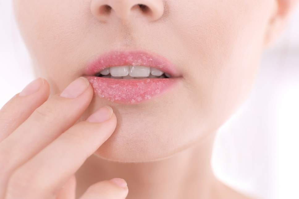 روش های مراقبت از لب برای داشتن لب های نرم و لطیف زیبا