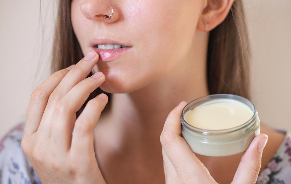 روش های مراقبت از لب برای داشتن لب های نرم و لطیف زیبا