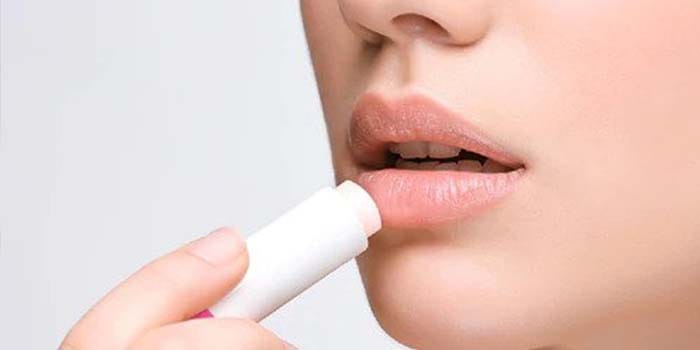 روش های مراقبت از لب برای داشتن لب های نرم و لطیف زیبا