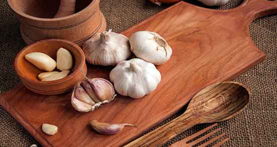آب سیر برای مو ؛ ایا استفاده از اب سیر برای تقویت ریشه موی سر مفیده