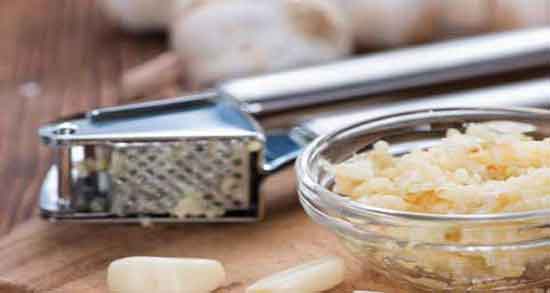آب سیر و پیاز برای رشد مو ؛ تقویت و پرپشتی موی سر با مصرف اب سیر