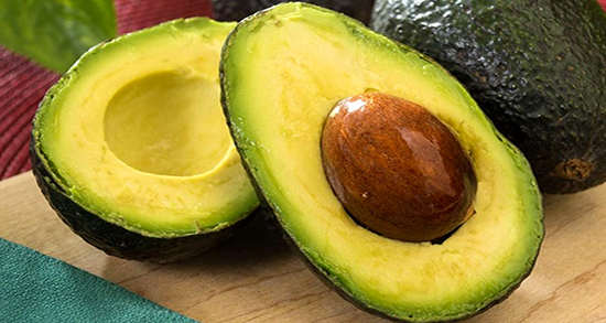 آووکادو را با چی بخوریم ؛ ایا میتوان آووکادو تازه را با پوست خورد یا نه