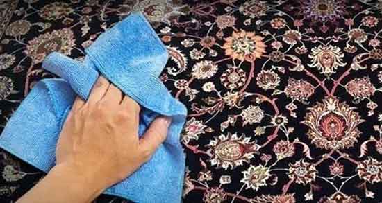 تعبیر خواب آب ریختن روی فرش ، و خیس کردن فرش در خواب توسط بچه و مرده چیست