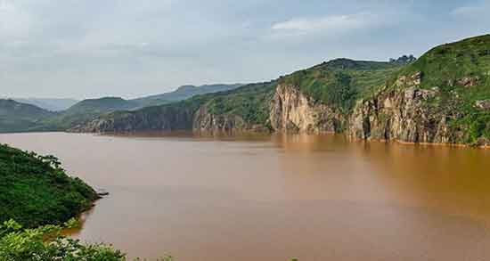 تعبیر خواب آب گل آلود ، امام صادق و ابن سیرین و خوردن آب گل آلود رودخانه