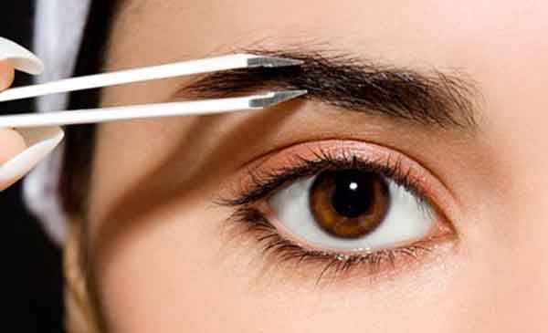 تعبیر خواب ابرو برداشتن نی نی سایت + معنی ابرو برداشتن در خواب های ما چیست