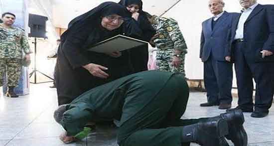 تعبیر خواب بوسیدن پا ، به طور کلی معنای بوسیدن پای دیگران در خواب چیست