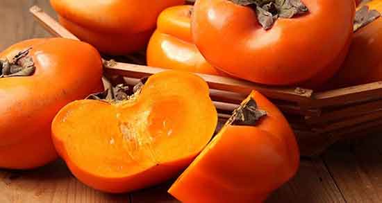 تعبیر خواب خرمالو چیدن از درخت ، معنی چیدن خرمالو از درخت چیست