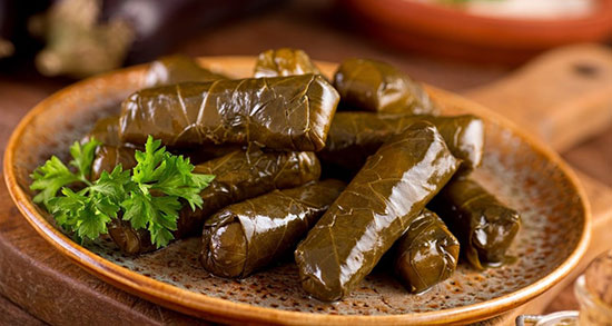 تعبیر خواب دلمه برگ مو ، انگور خوردن + تعبیر دلمه ی برگ مو و کلم در خواب