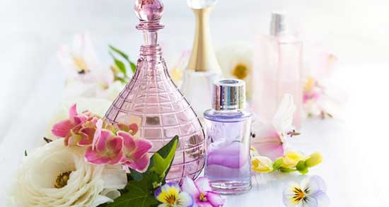تعبیر خواب شکستن شیشه عطر ، دیدن شکستن شیشه عطر در خواب