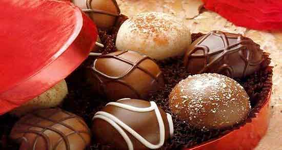 تعبیر خواب شیرینی و شکلات ، میوه ای و خامه گرفتن و دادن به دیگران در خواب