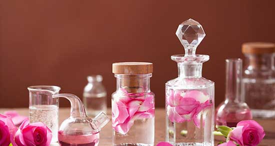تعبیر خواب عطر گلاب ، معنی دیدن عطر گلاب در خواب های ما چیست