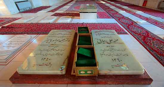 تعبیر خواب قبر شهید ، گمنام در خانه و رفتن به گلزار شهدا و فاتحه خواندن برای شهید