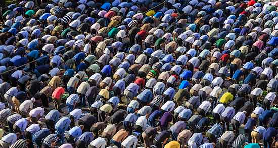 تعبیر خواب نماز جماعت ، دیدن صف نماز جماعت و نماز خواندن در قبرستان شخص دیگر