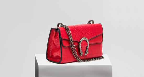 تعبیر خواب کیف دوشی زنانه خریدن برای زن باردار و دختر مجرد امام صادق تعبیر خواب کیف دوشی زنانه ؛ معنی دیدن کیف دوشی زنانه در خواب های ما چیست