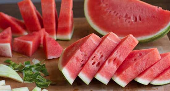 تعبیر خواب گرفتن هندوانه از مرده و هدیه گرفتن هندوانه خرب و فروختن برای زن باردار تعبیر خواب گرفتن هندوانه از مرده ، معنی دیدن گرفتن هندوانه از مرده در خواب