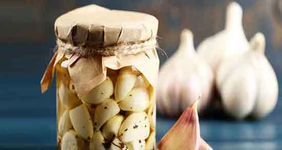 خواص آب سیر برای موی سر ؛ چکاندن چند قطره اب سیر برای رشد موی سر