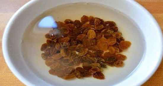 خواص آب کشمش چیست ؛ طرز تهیه آب کشمش برای جوش صورت