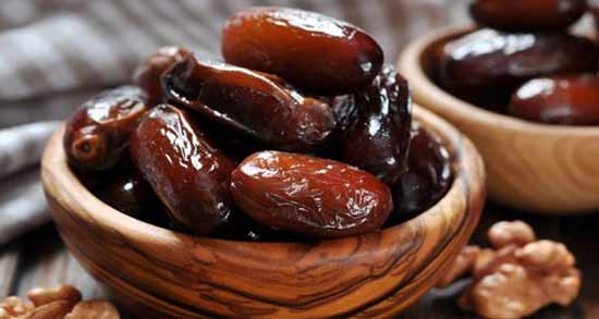 خواص خرما برای اسب ؛ همه چیز درباره فواید دادن خرما به اسب