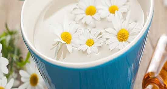 خواص عرق بابونه برای کودکان ؛ فواید مصرف عرق بابونه برای سرفه اطفال