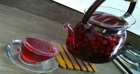 دمنوش آلبالو برای سرماخوردگی ؛ خاصیت خوردن دمنوش البالو برای گلو درد