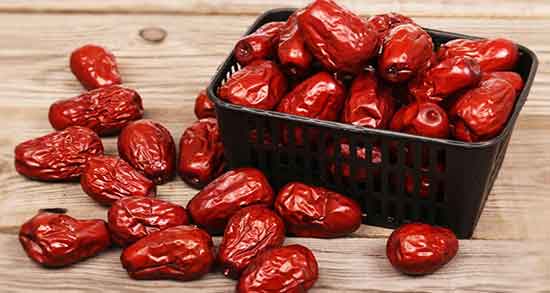 دمنوش عناب برای گلو درد ؛ فواید مصرف دمنوش عناب برای سرماخوردگی