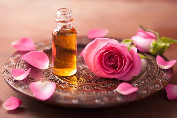 دهانشویه طبیعی و نحوه استفاده صحیح آن (انواع دهانشویه و روش تهیه)