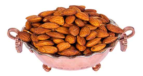 طرز تهیه بادام شور ؛ نحوه درست کردن بادام شور در منزل چگونه است