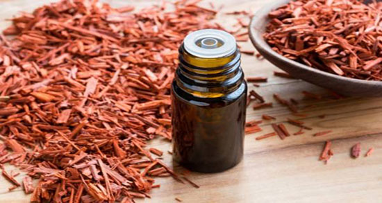 فواید روغن چوب صندل برای مو ؛ استفاده از روغن چوب صندل برای موی سر