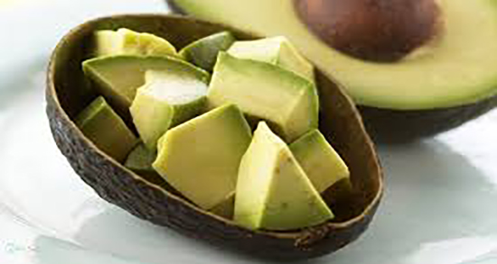 ماسک آووکادو و خیار ؛ ترکیب خیار با ماسک اووکادو برای ابرسانی پوست