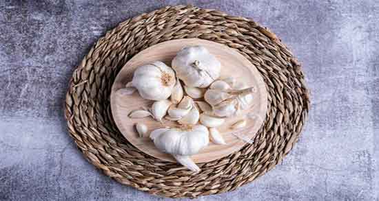 نحوه دادن سیر به کودک ؛ درمان اسهال شدید کودکان با سیر چگونه است