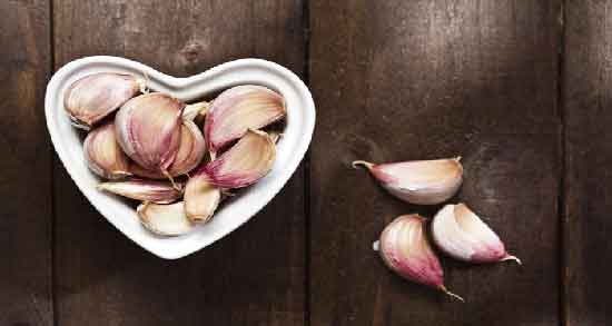 نحوه گرفتن آب سیر ؛ دستور تهیه اب سیر به روش خانگی چگونه است