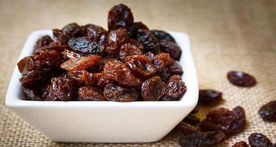 چگونه آب کشمش درست کنیم ؛ دستور تهیه اب کشمش به روش خانگی