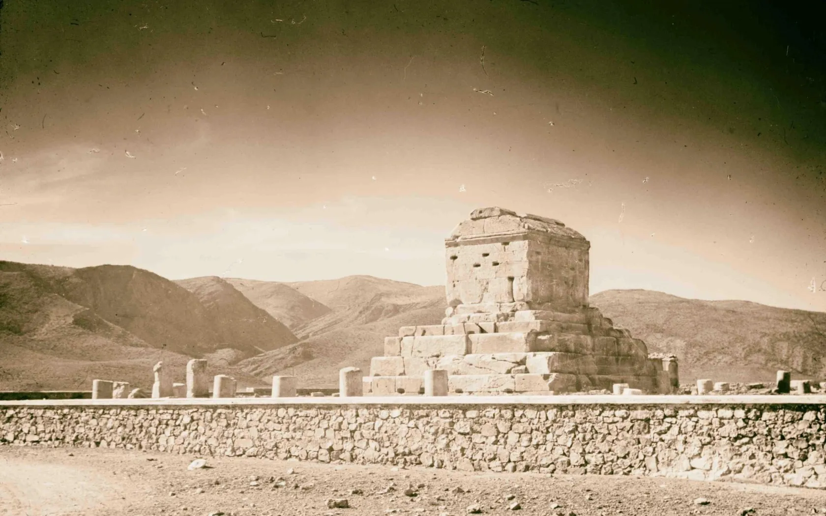 جملات کوروش درباره ایران، عشق، زن؛ سخنان ارزشمند پادشاه ایرانی