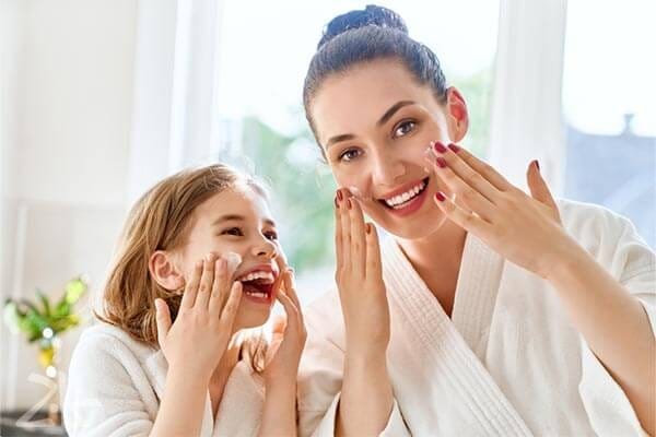 جلوگیری از خشکی پوست در فصل سرد؛ ۱۰ راهکاری داشتن پوست نرم