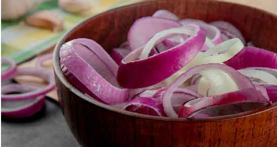آب پیاز و سرکه سیب ؛ تاثیر استفاده از آب پیاز و سرکه سیب برای درمان لک های صورت
