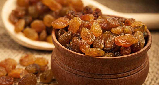 اب کشمش برای چی خوبه ؛ طرز تهیه آب کشمش برای جوش صورت