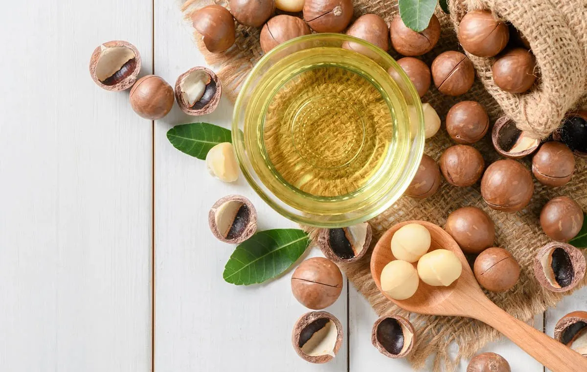 بهترین روغن های گیاهی برای لیفت صورت (۱۲ روغن برای سفتی پوست) بهترین روغن های گیاهی برای لیفت صورت (۱۲ روغن برای سفتی پوست)