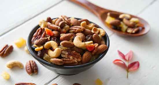 بهترین زمان مصرف آجیل در بدنسازی ؛ افراد بدنساز چه زمانی آجیل بخورند؟