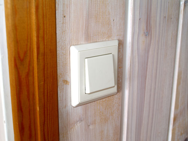 تعبیر خواب کلید لامپ + معنی کلید لامپ در خواب های ما چیست