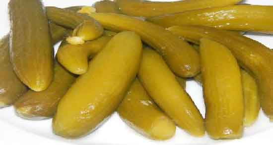 مضرات خیارشور برای کودکان ؛ خوردن خیارشور چه ضرری برای سلامت کودکان دارد