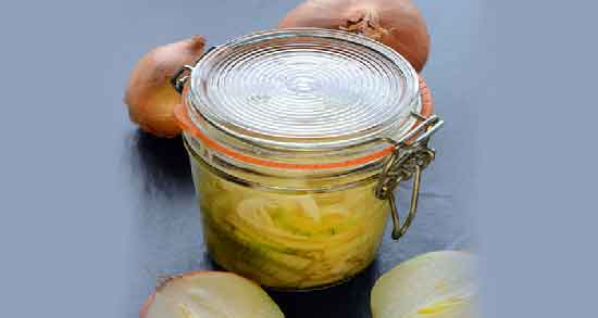 خواص آب پیاز و عسل برای مو و تقویت مو با ماسک آب پیاز و عسل خواص آب پیاز و عسل برای مو ؛ تقویت مو با ماسک آب پیاز و عسل