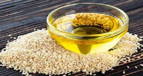 خواص روغن کنجد برای ملاج سر ؛ خاصیت درمانی مالیدن روغن کنجد روی سر