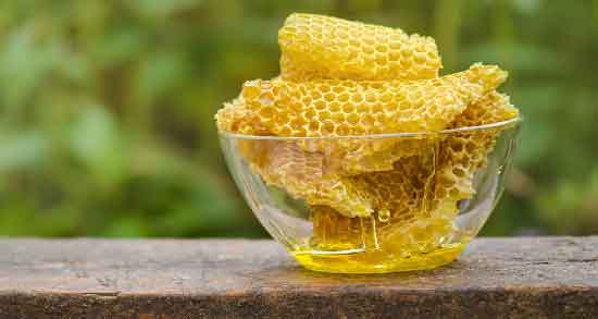 خواص موم عسل برای دیسک کمر ؛ خاصیت مصرف موم عسل برای درمان کمر درد