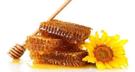خواص موم عسل برای لب ؛ برجسته سازی لب ها با موم عسل
