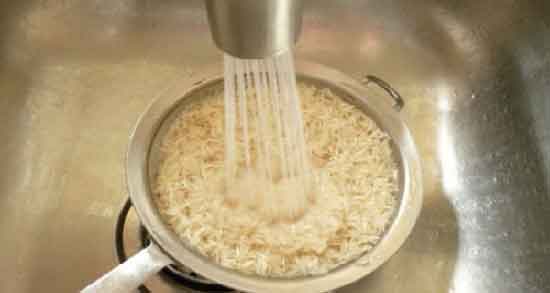 درست کردن آرد برنج در خانه و طرز تهیه آرد برنج خانگی به روشی ساده درست کردن آرد برنج در خانه ؛ طرز تهیه آرد برنج خانگی به روشی ساده