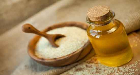 روغن کنجد برای صورت ؛ تاثیر استفاده از روغن کنجد برای درمان جوش و لک