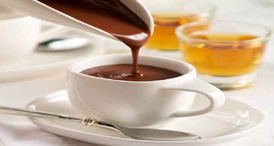 شکلات داغ برای پریودی خوبه ؛ فواید شکلات تلخ برای خونریزی زنان