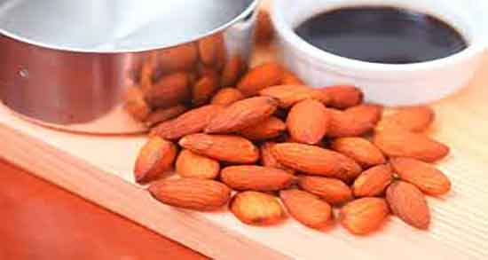 شیر بادام و عسل ؛ خواص مصرف شیر بادام و عسل برای چاقی کودکان
