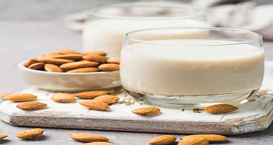 شیر بادام و پسته ؛ دادن شیر بادام و پسته برای تقویت صدای قناری