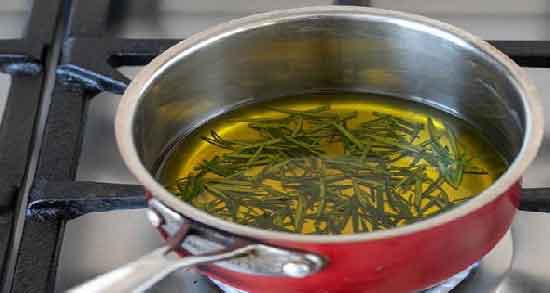 طرز تهیه روغن رزماری ؛ آموزش درست کردن روغن رزماری در منزل